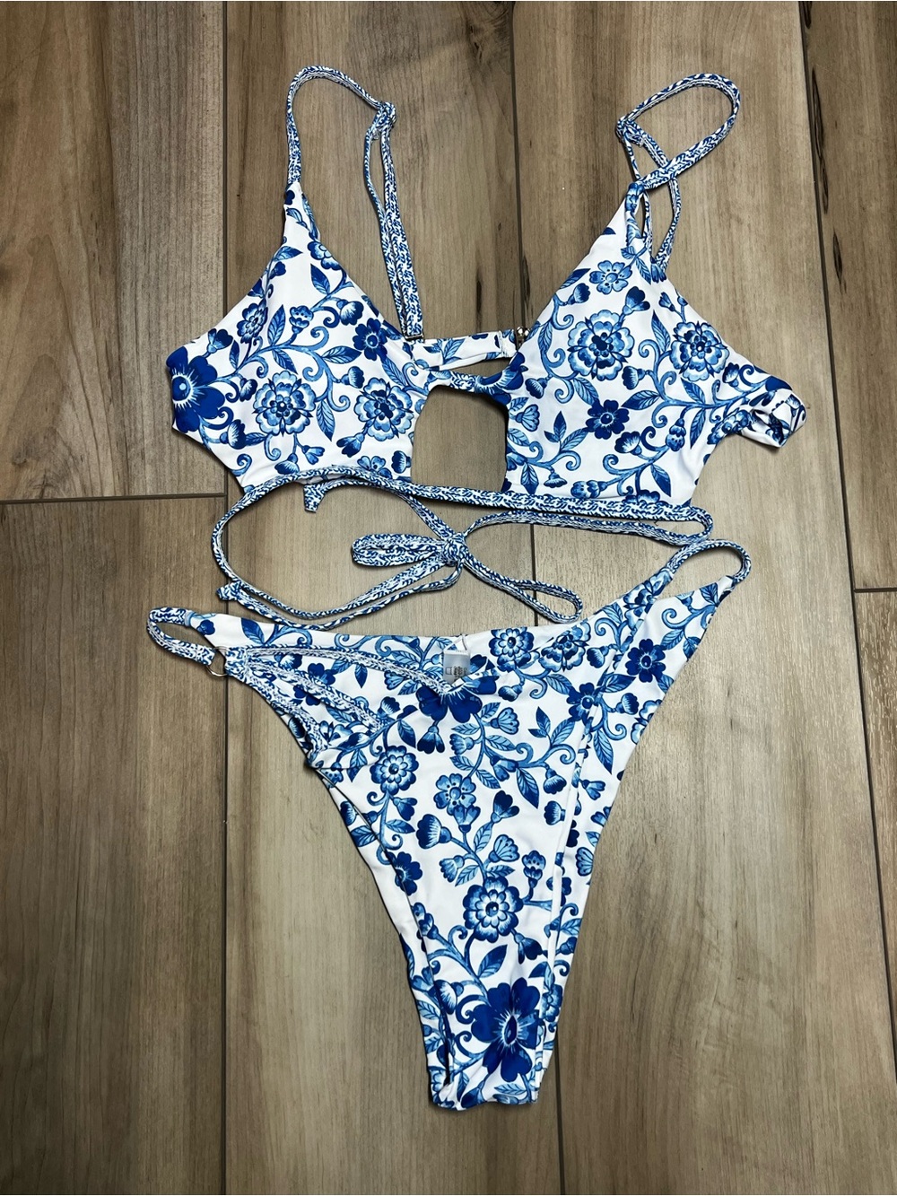 NWT Zaful Blue White Floral Cheeky Bikini Wrap Medium/6